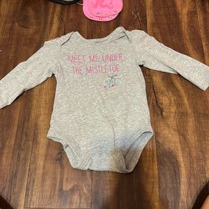 18-24 onesie from baby gap